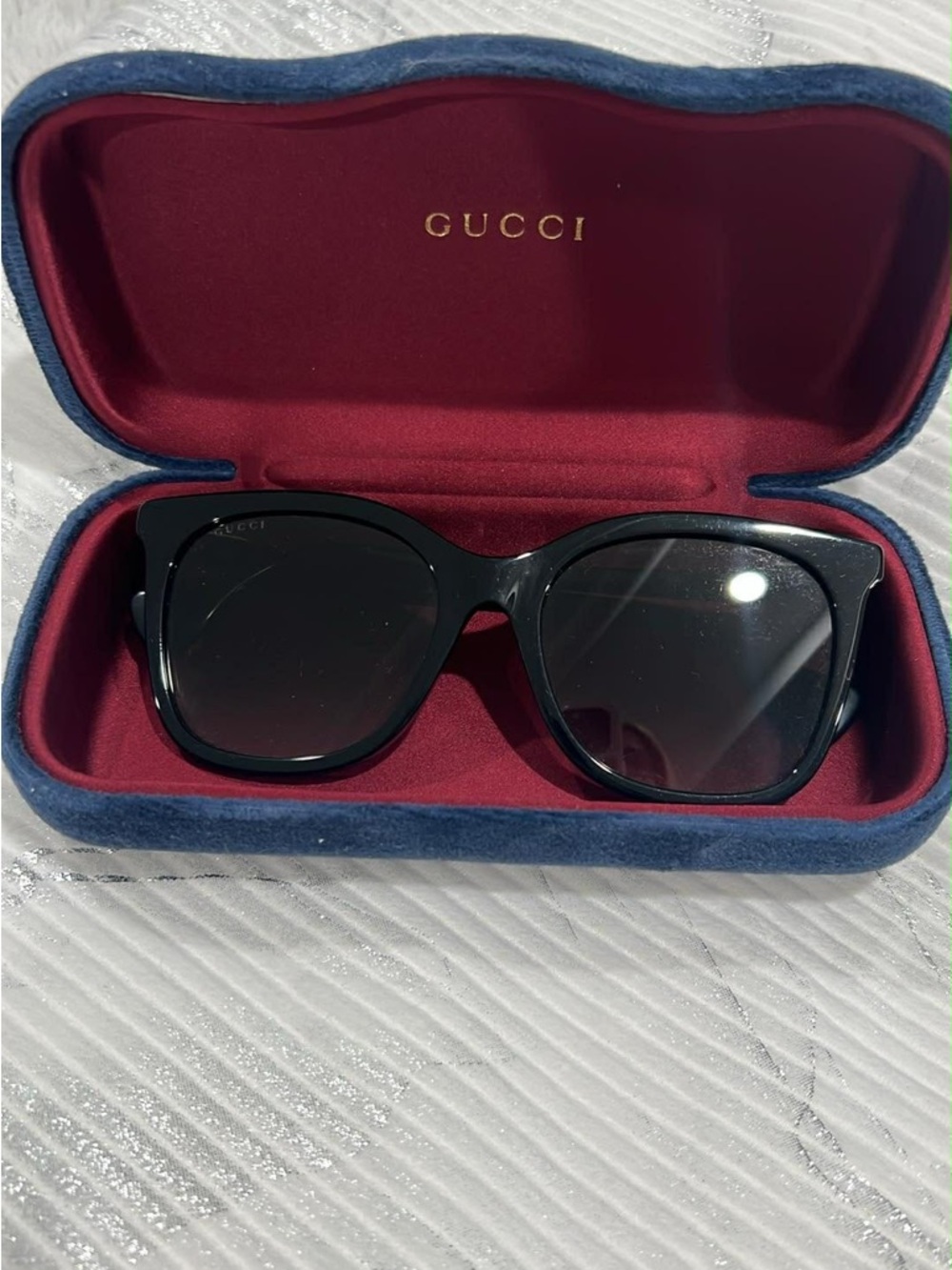 Gucci Black Cat Eye Sunglasses with Gold GG Accents - Picture 3 of 7